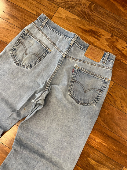 2000 Levi's 550 Light Wash Blue Jeans (36 x 32)