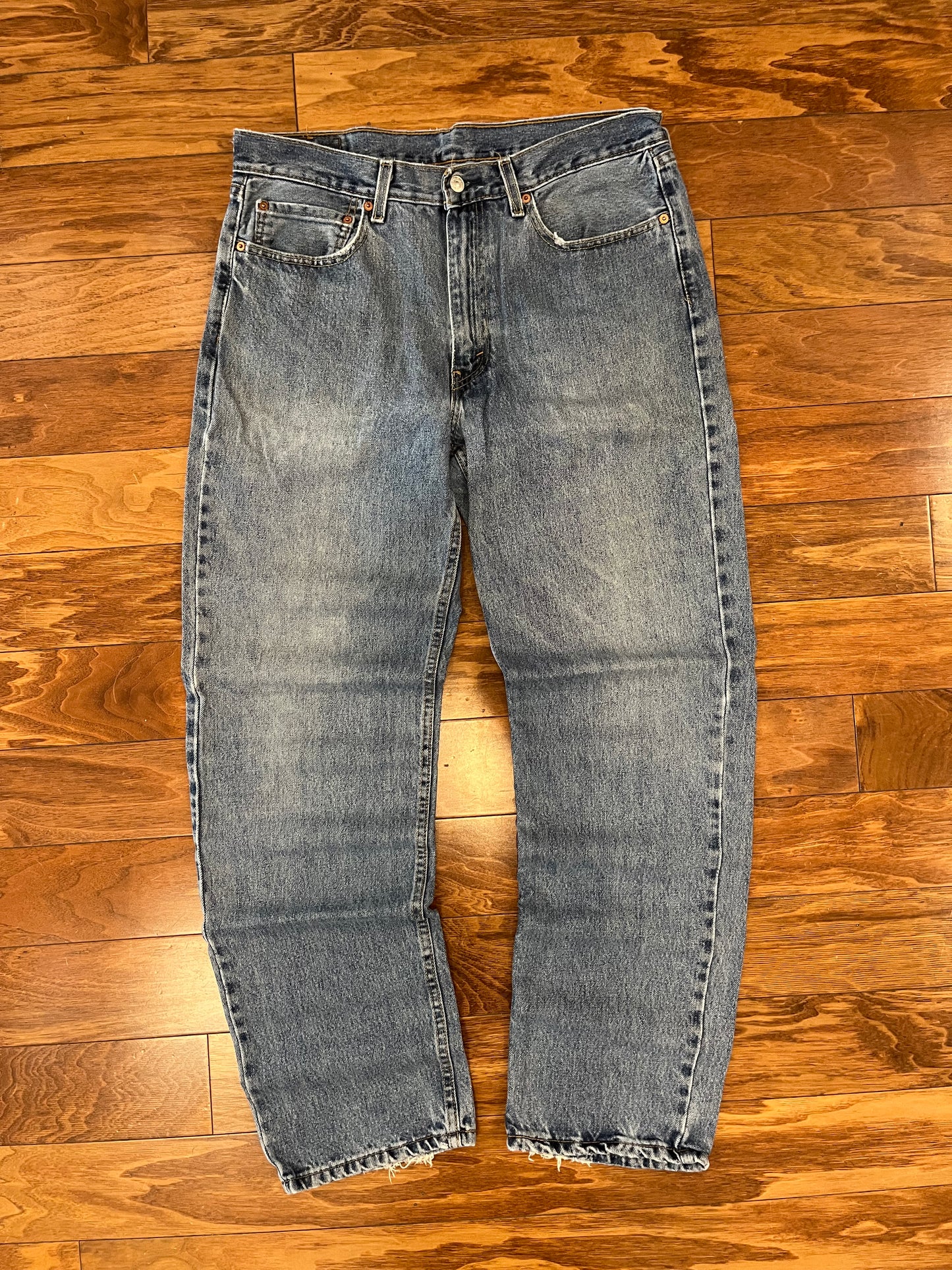 2010s Levi's 550 Mid Wash Blue Jeans (35 x 34)