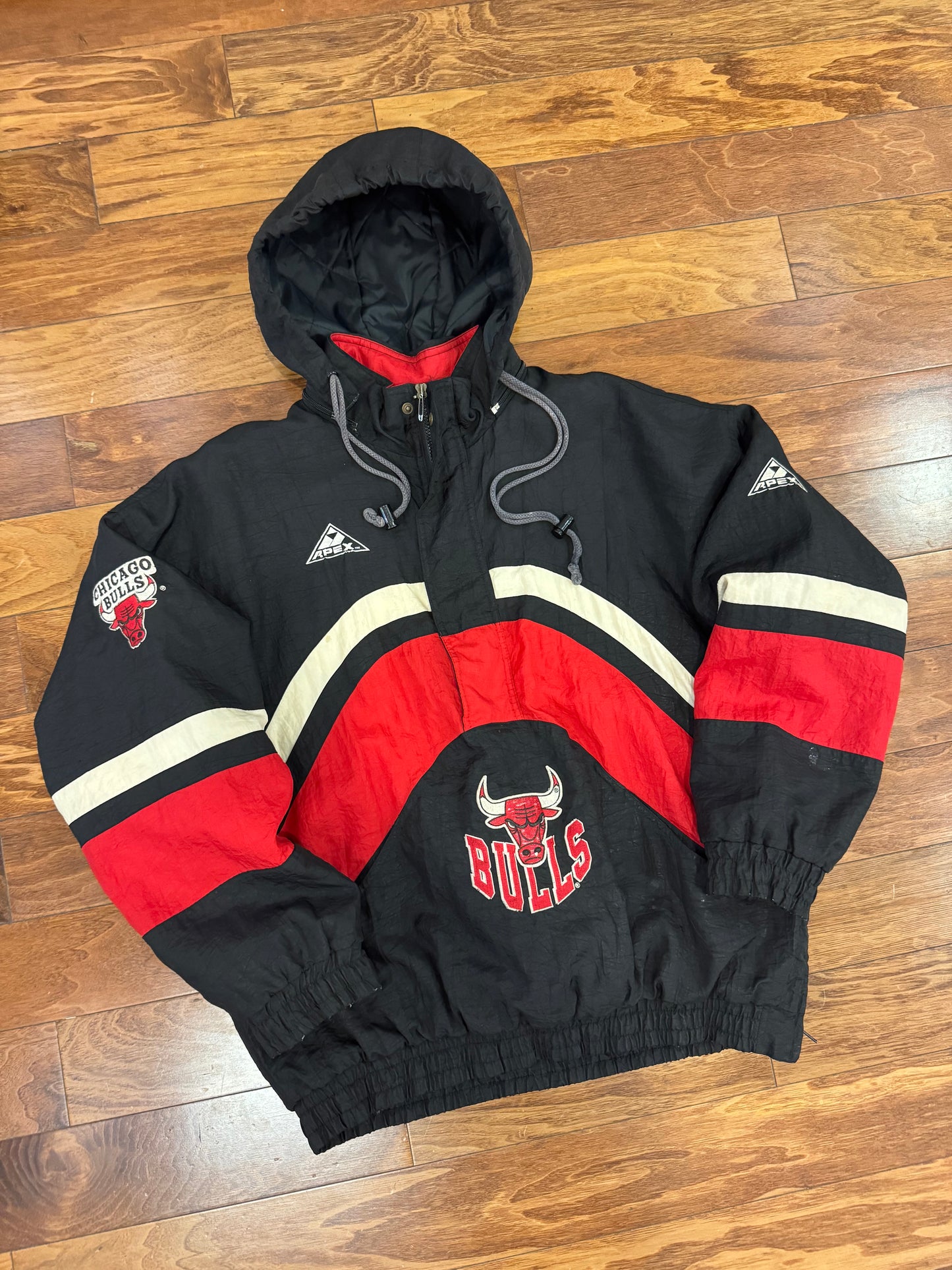 90s Chicago Bulls Apex Hooded Puffer (M)