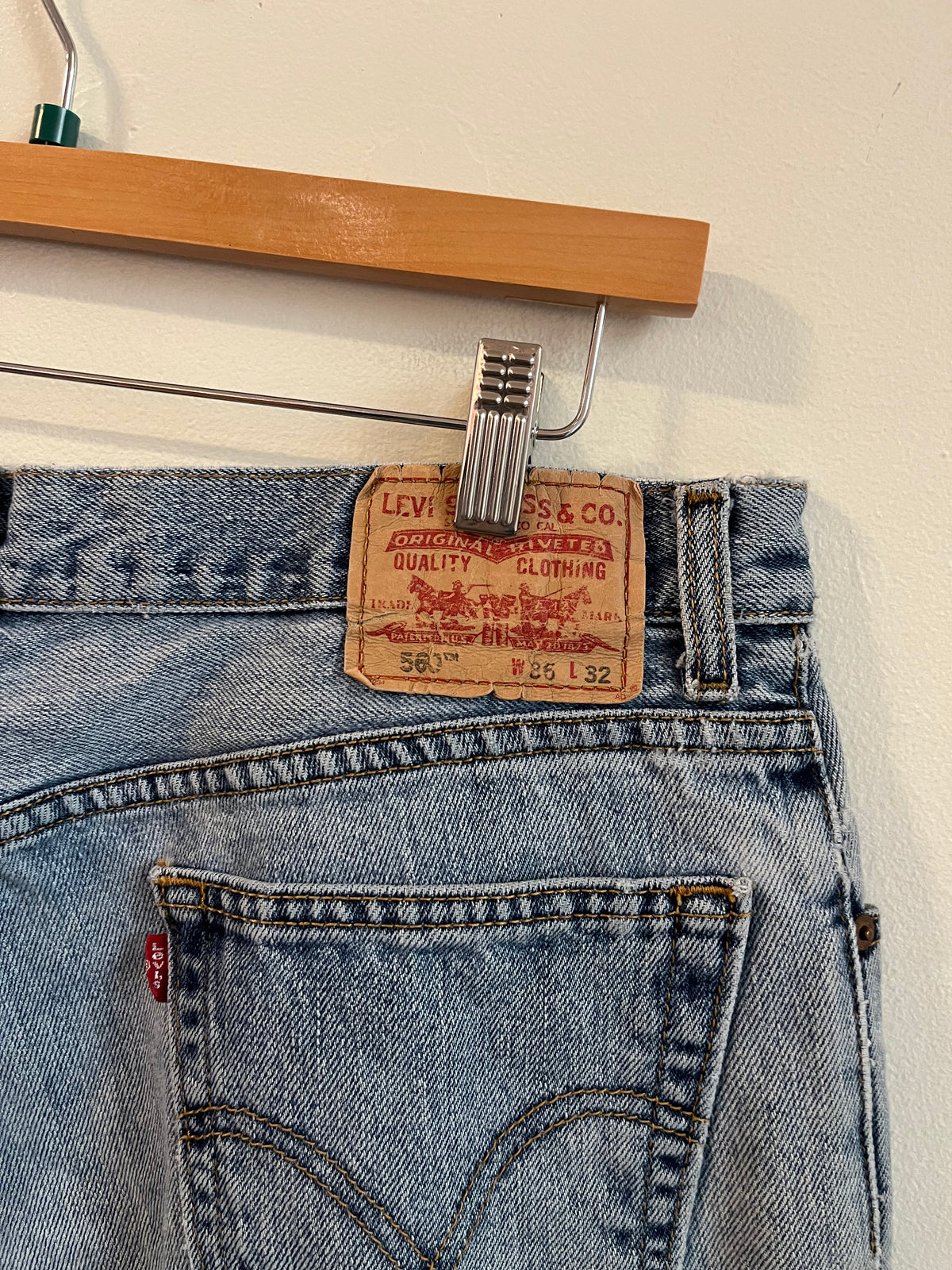 2007 Levi's 560 Baggy Light Wash Shorts (36)