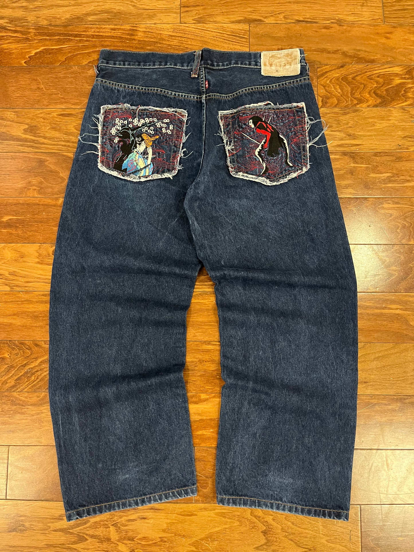 00s Embroidered Baggy Jester Jeans (36 x 28)