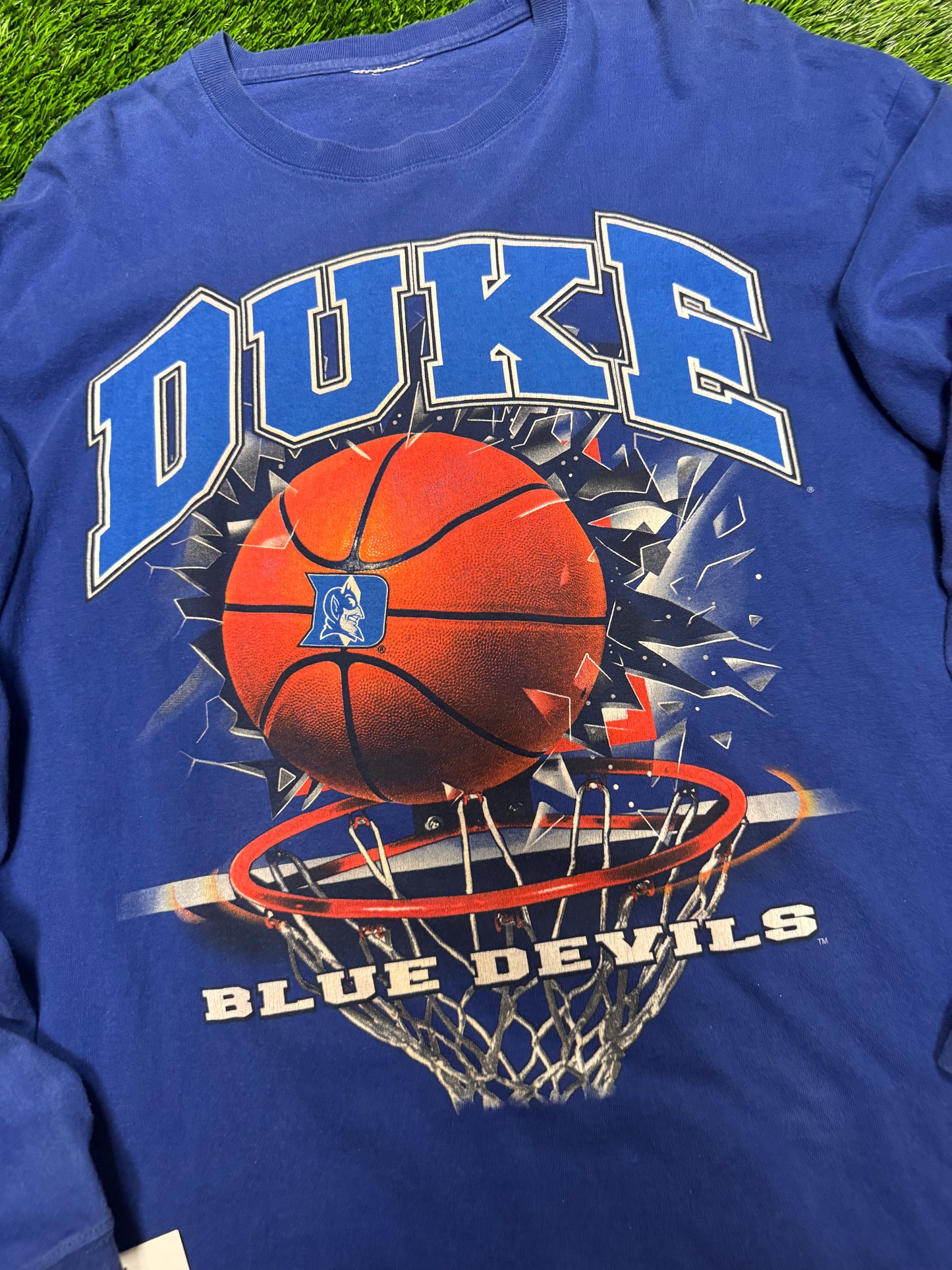 90s Duke University Shattered Basketball Vintage graphic Long Sleeve Tee (XL)
