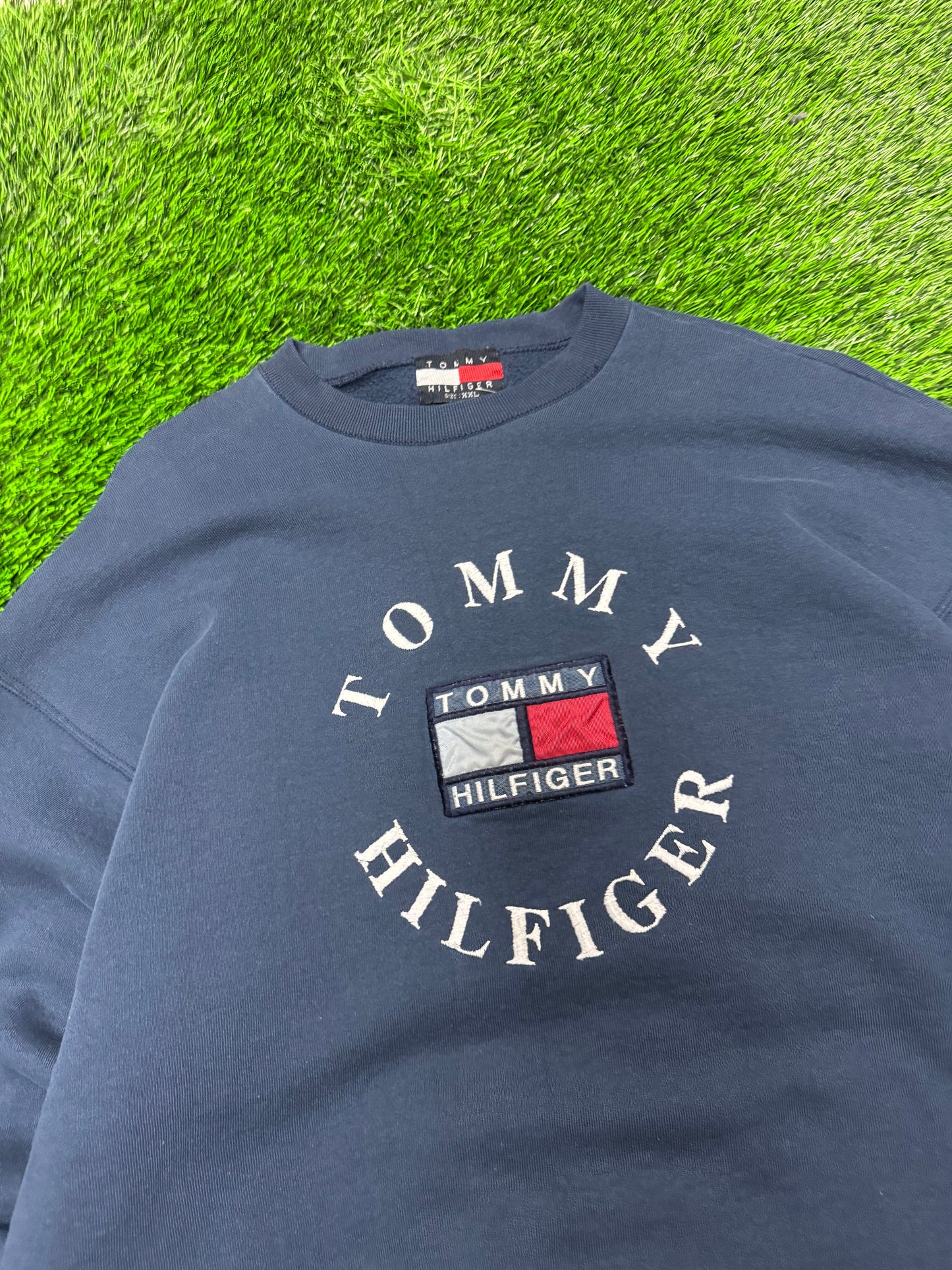 90s Tommy Hilfiger Vintage Embroidered Navy Crewneck (XXL)