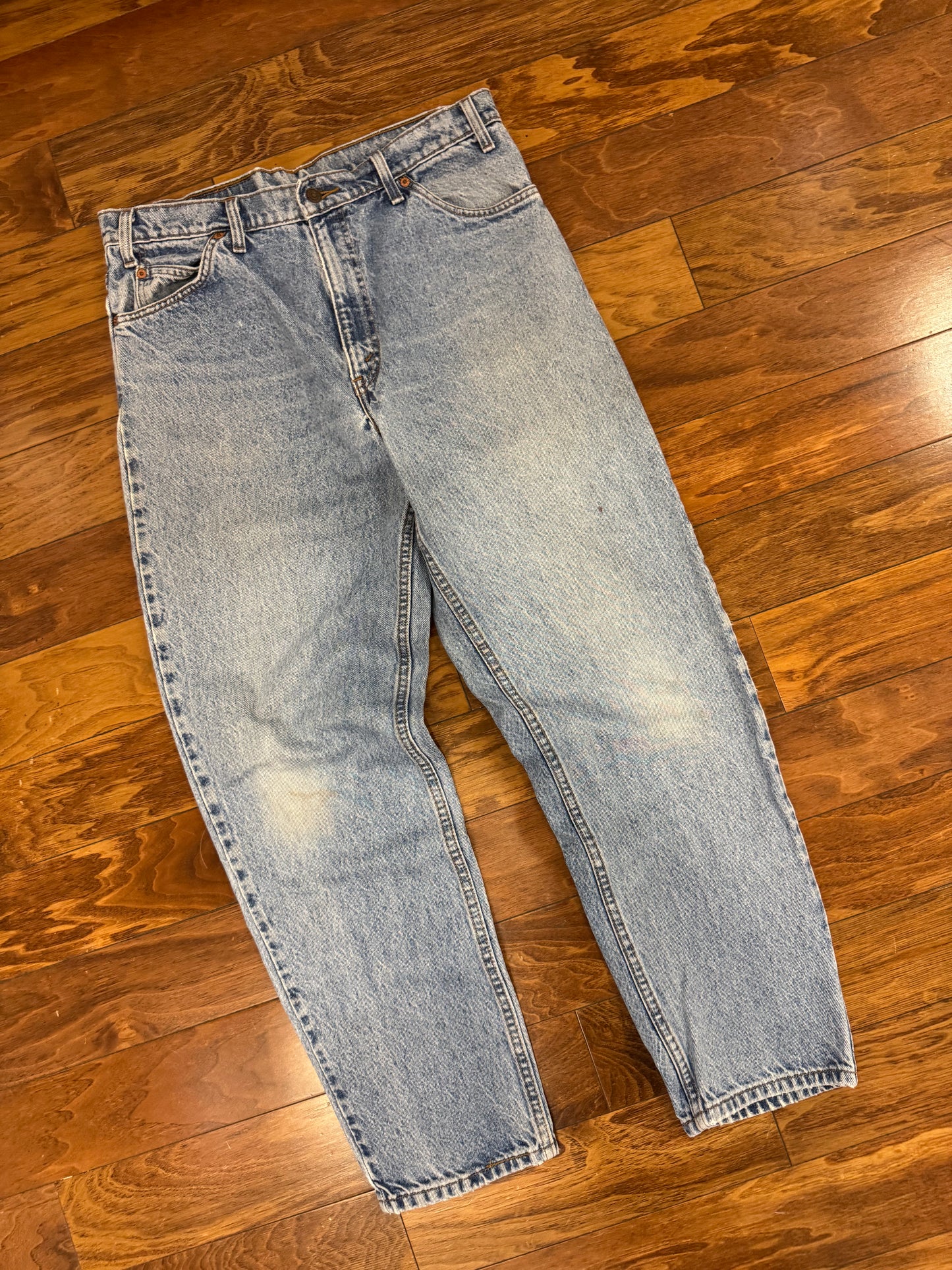 90s Levi's 550 Tapered Relaxed Fit Orange Tab Distressed Jeans (34 x 32)