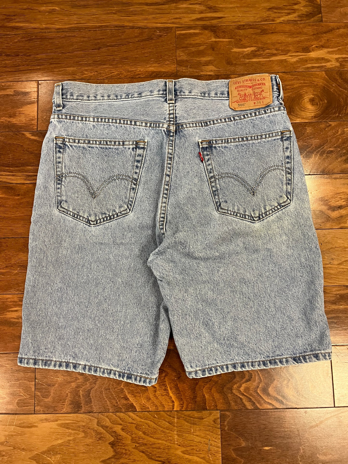 2003 Levi's 505 Light Wash Jean Shorts (34)
