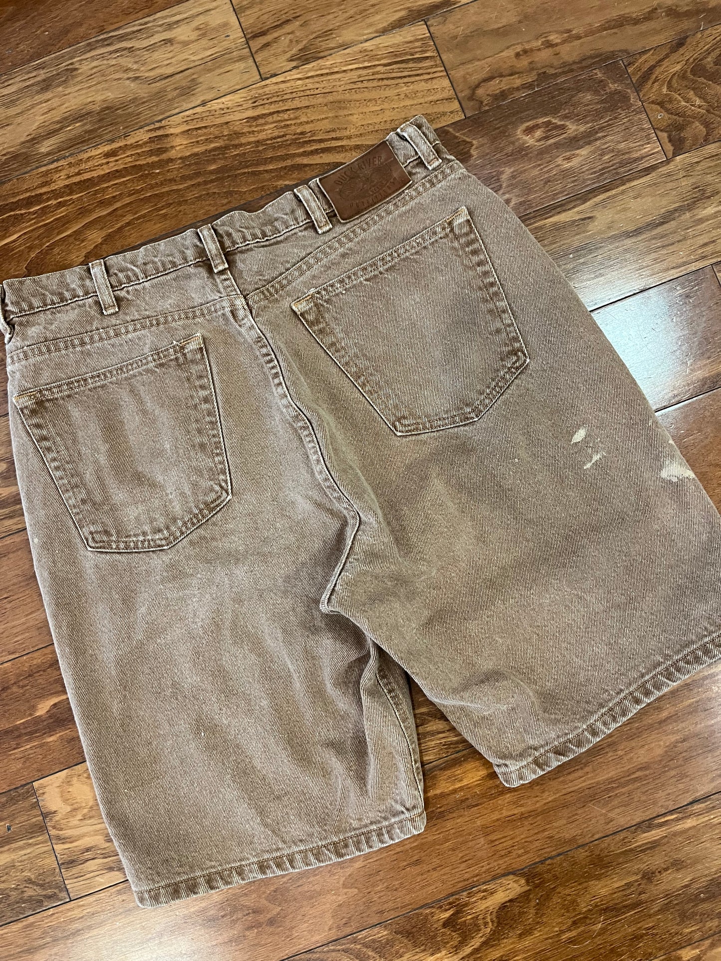 90s Duck River Brown Paint Splatter Shorts (33)