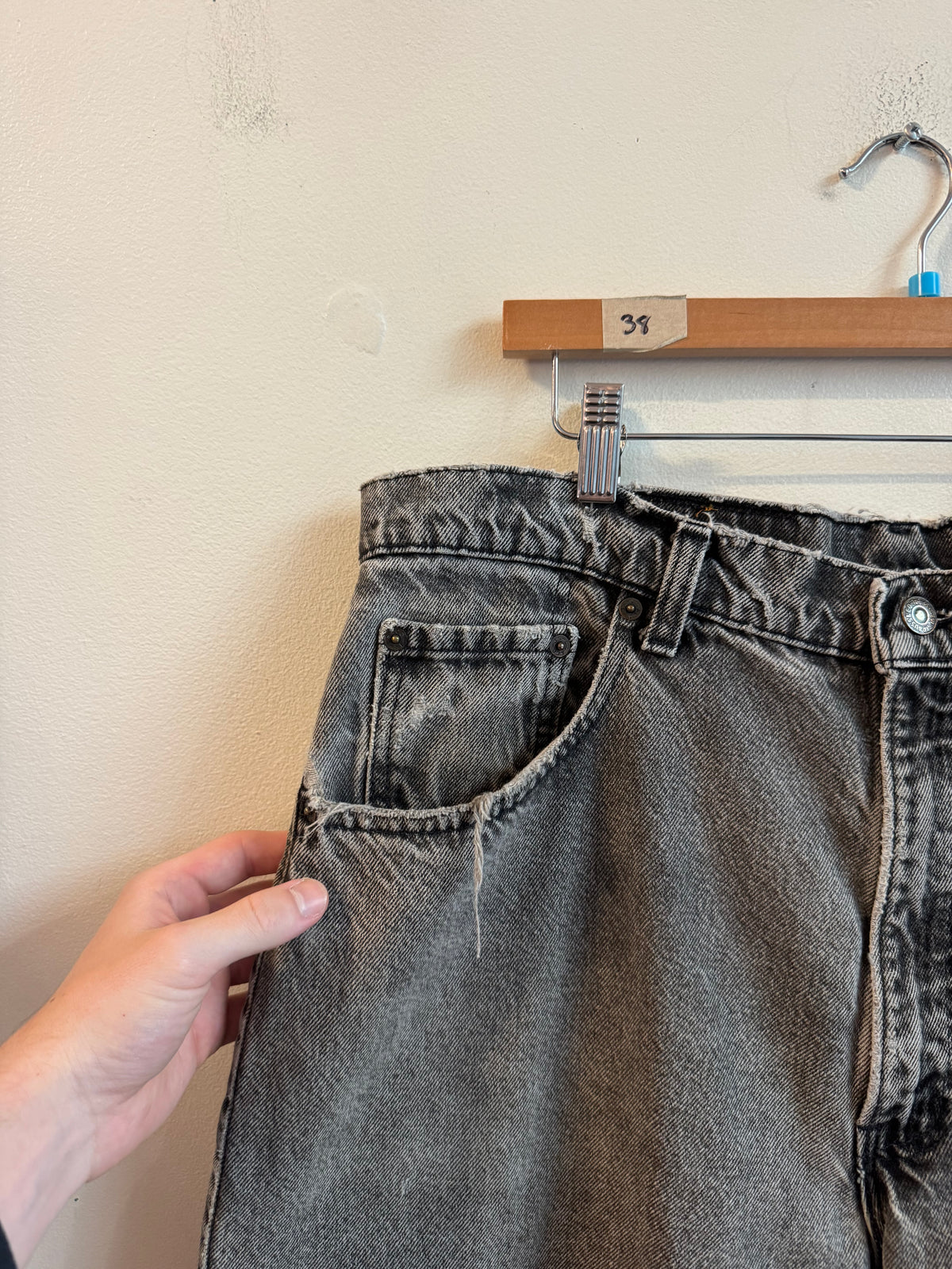 90s Levi's 560 Faded Black Jean Shorts (37)