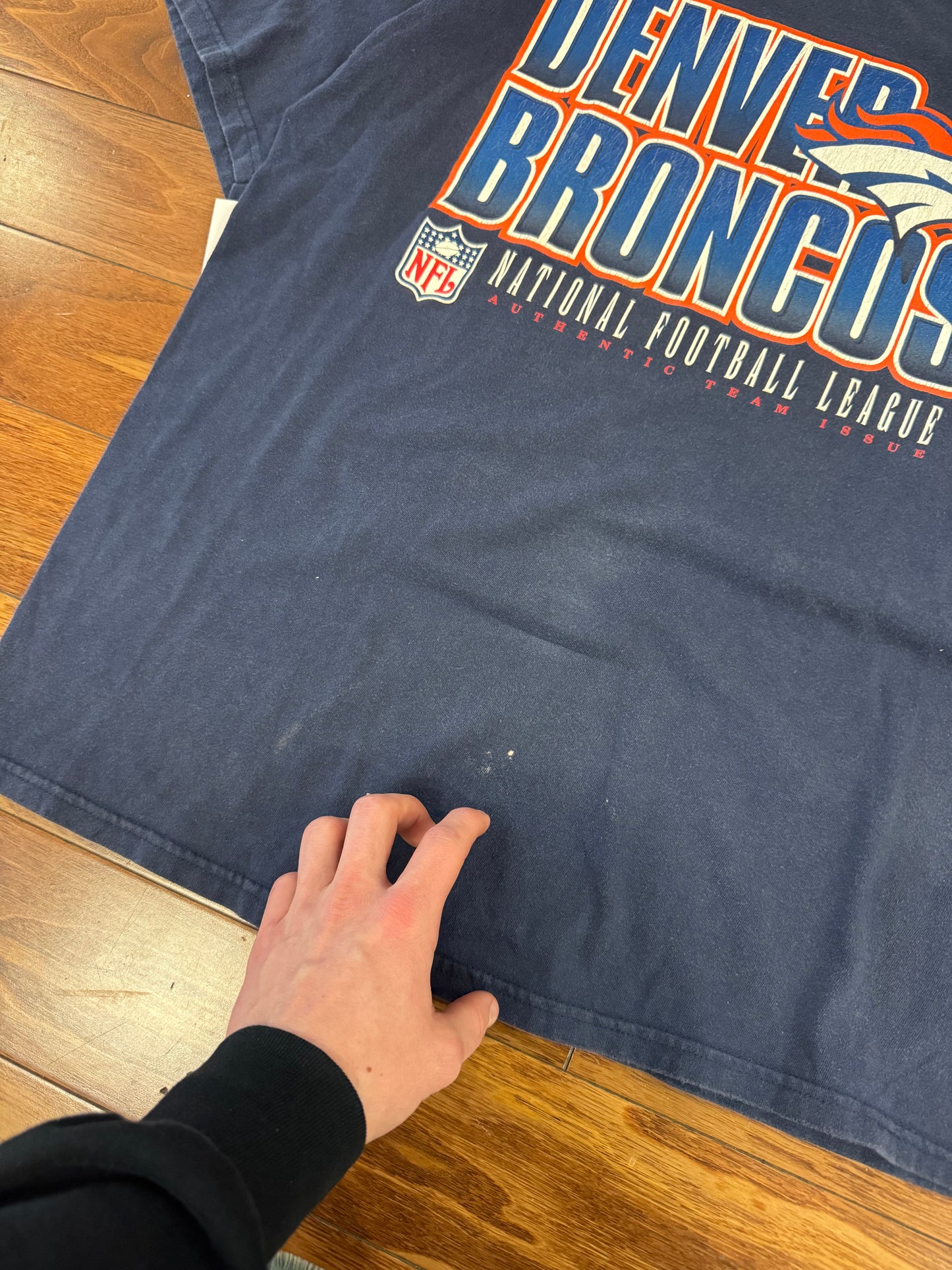 90s Broncos Starter Navy Starter Graphic Tee (L)