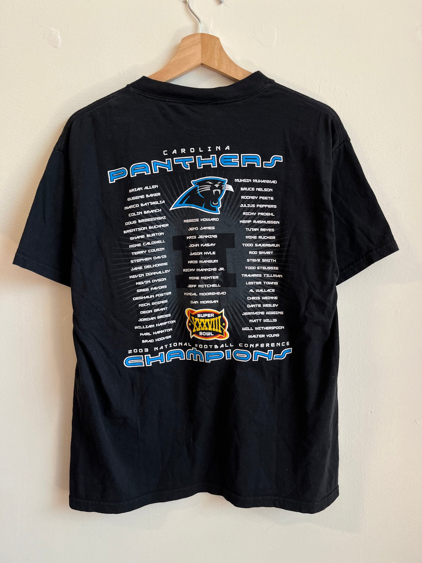 2003 Carolina Panthers Davis & Peppers Roster Tee (M)