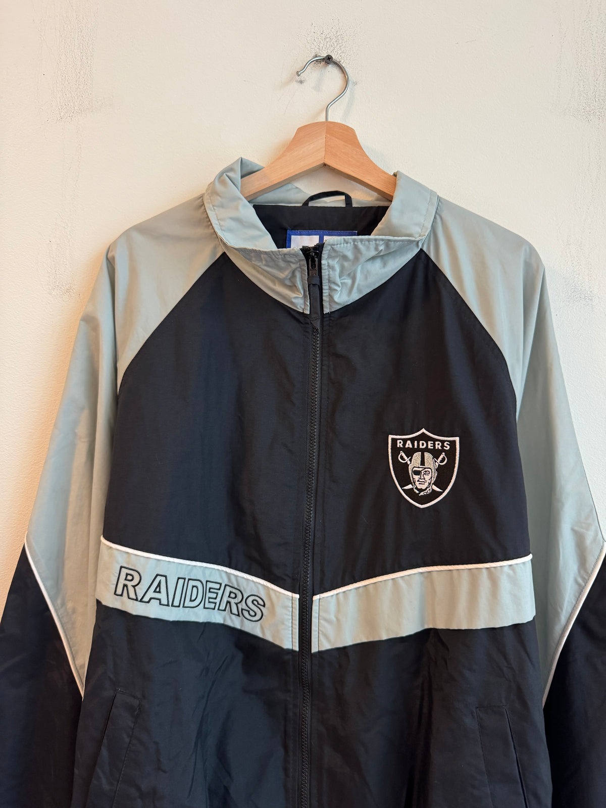 90s Oakland Raiders Logo Athletic Windbreaker (L)