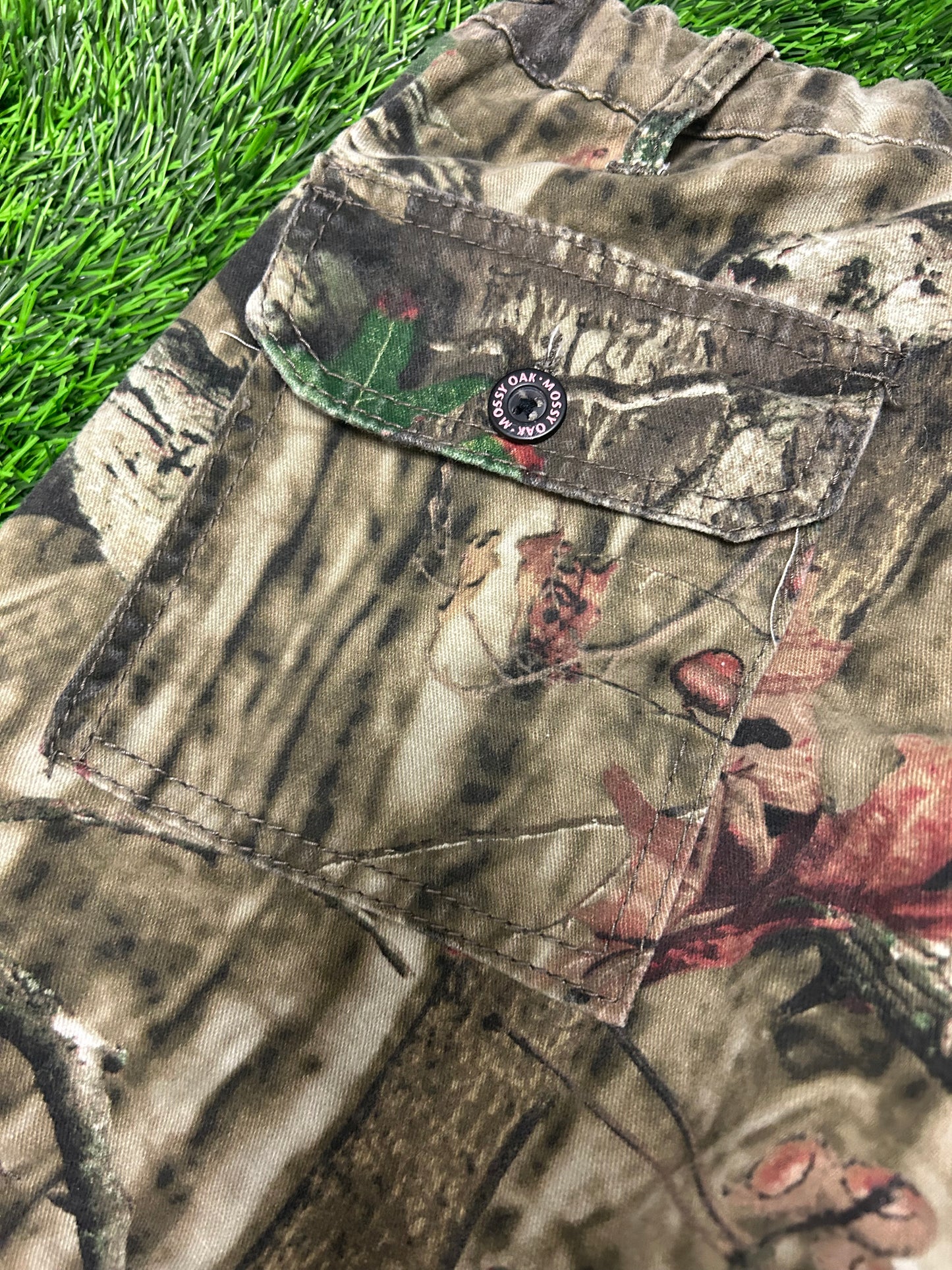 00s Vintage Mossy Oak Pink Accent Camo Pants (32 x 32)