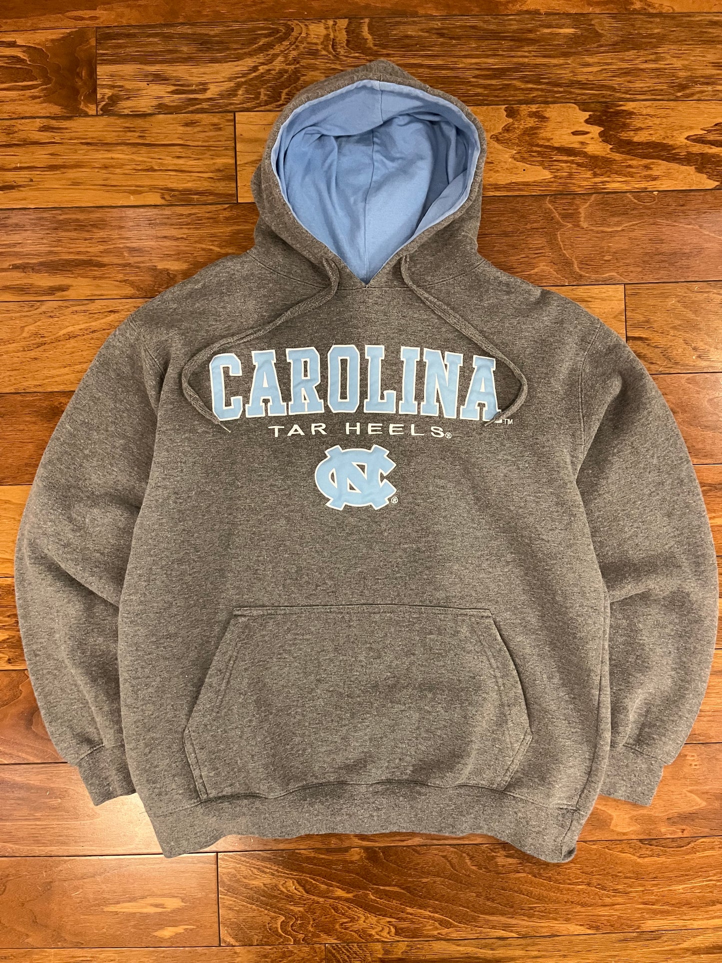 00s UNC Embroidered Vintage Hoodie (M)