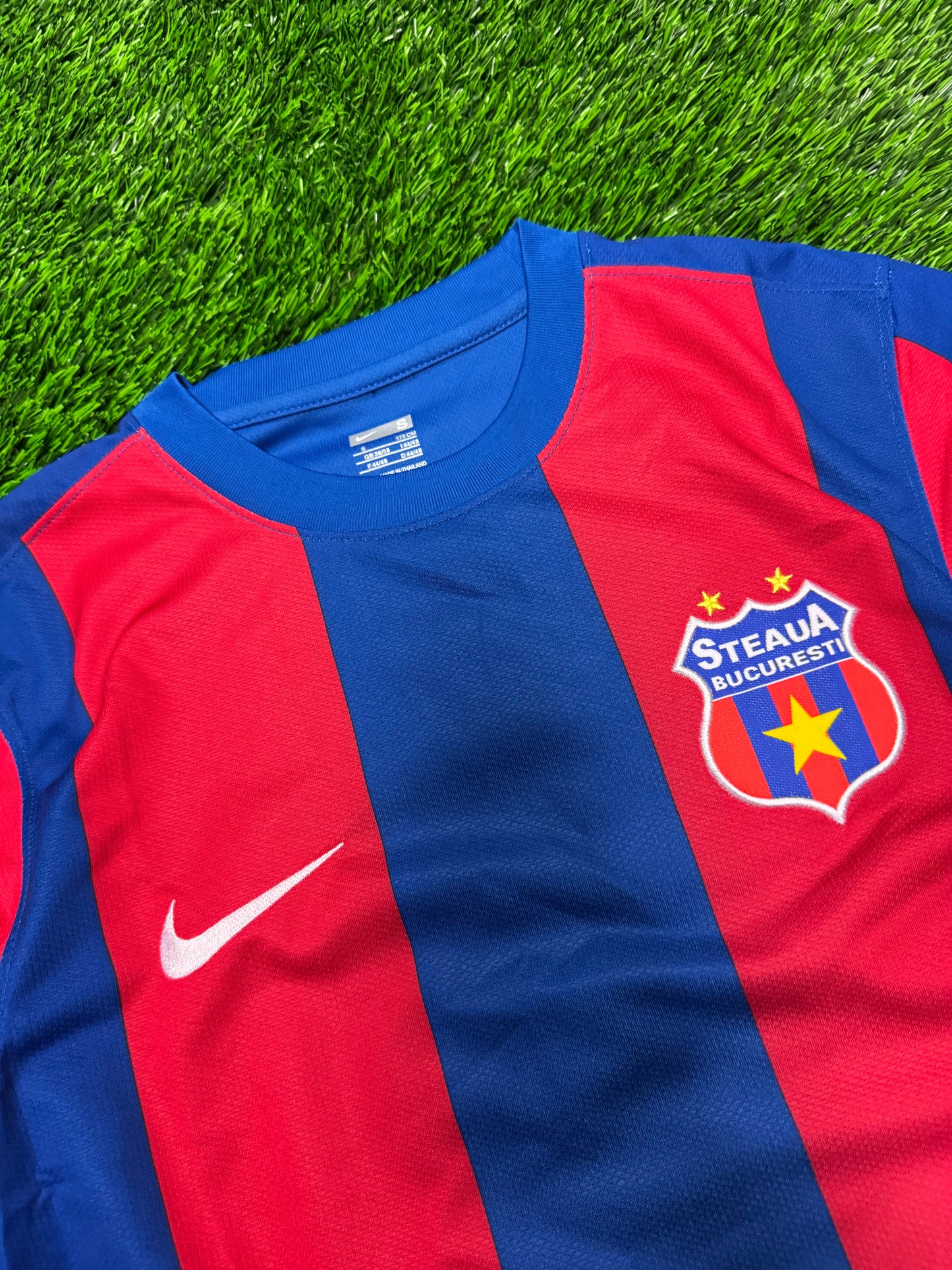 Steaua Bucuresti Nike Home Soccer Jersey Vintage 2007-08 Kit (S)