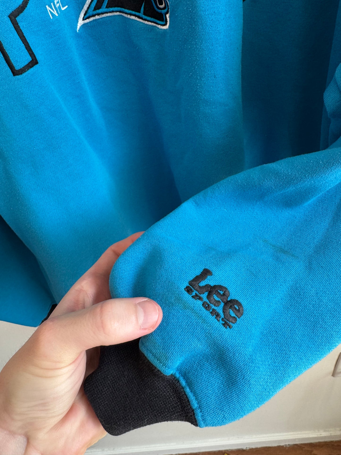 00s Carolina Panthers Embroidered Spell Out Lee Sports Crewneck (L)