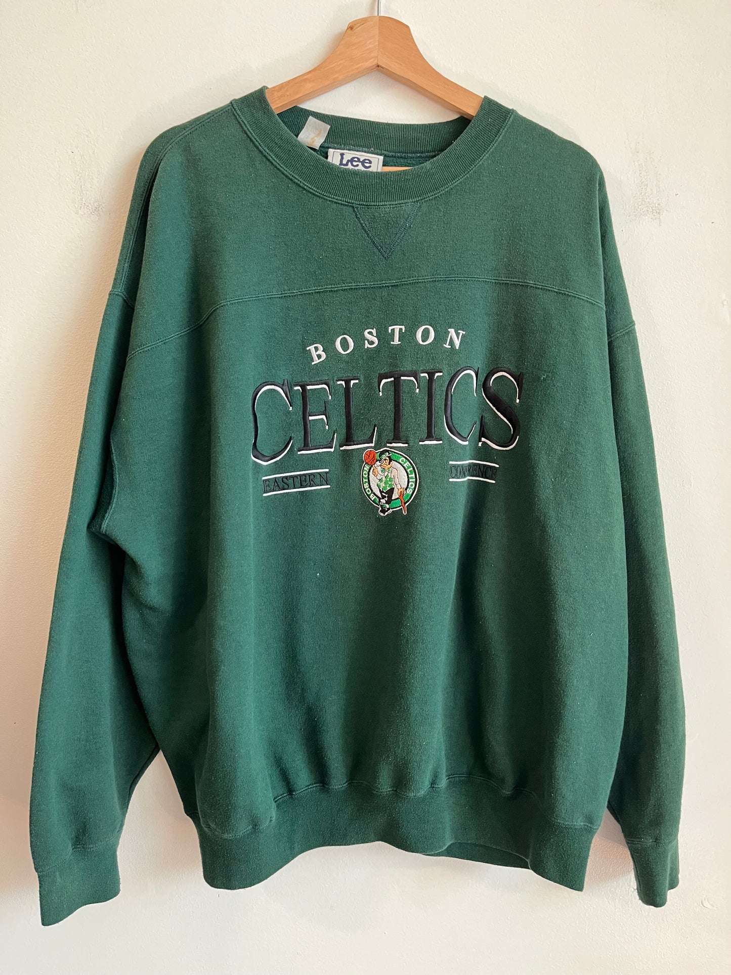 90s Boston Celtics Lee Embroidered Crewneck (XL)