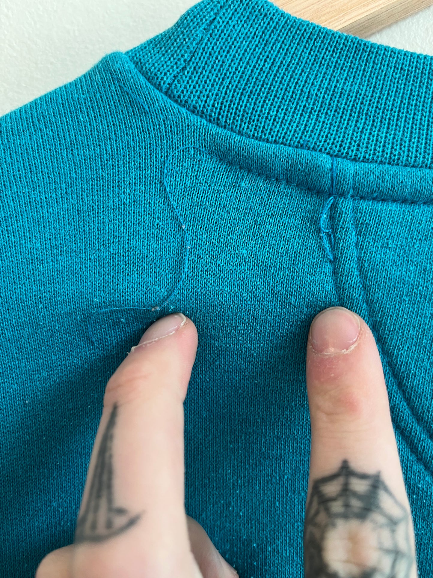 1990s Charlotte Hornets Logo 7 Spell Out Teal Crewneck (M)