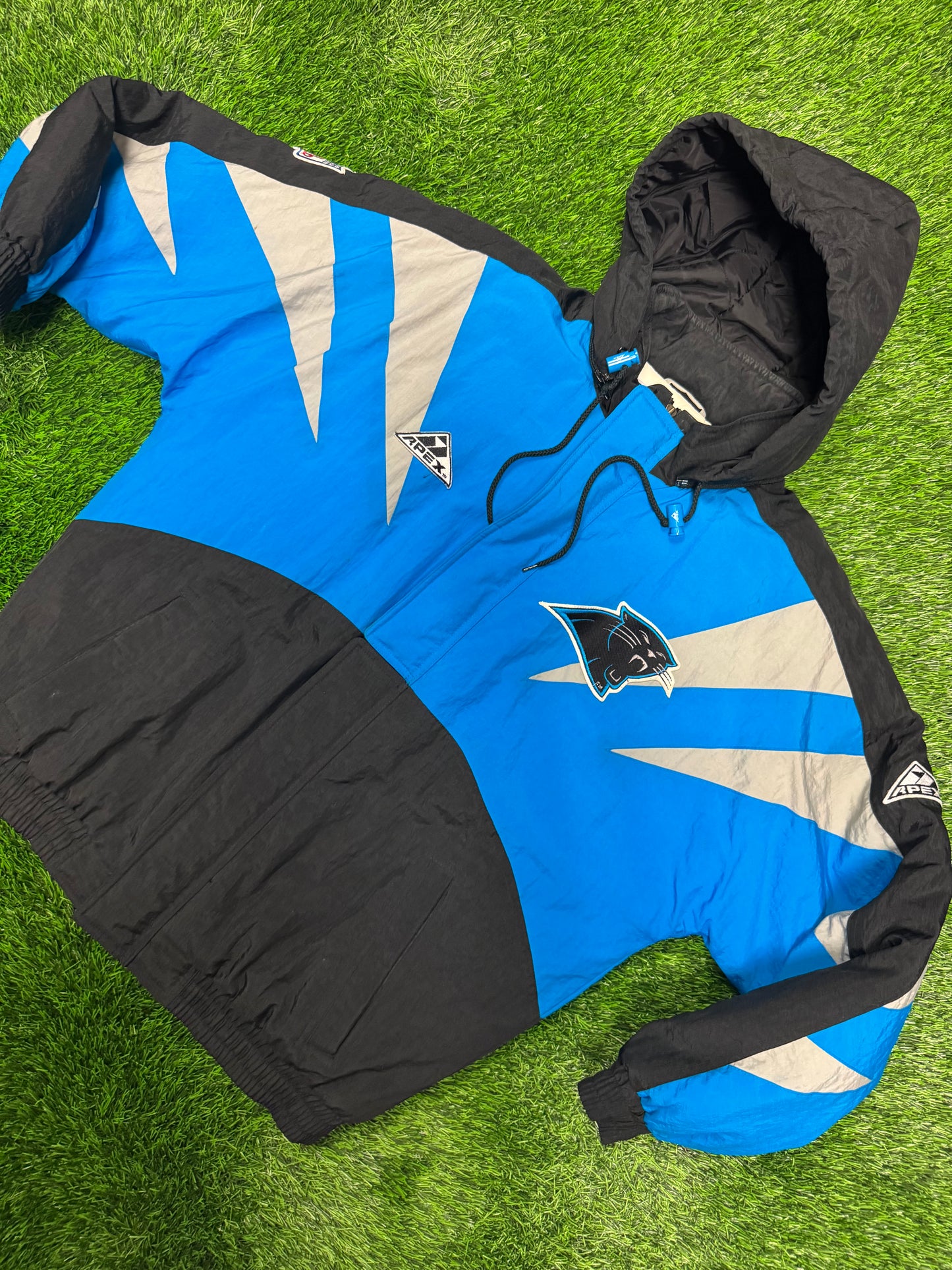90s Carolina Panthers Color Rush Shark Tooth Apex Puffer Jacket (L)