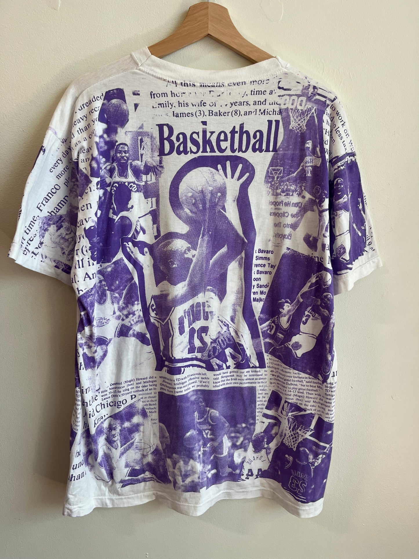 90s Charlotte Hornets Rare Single Stitch AOP Newspaper Tee (XL)