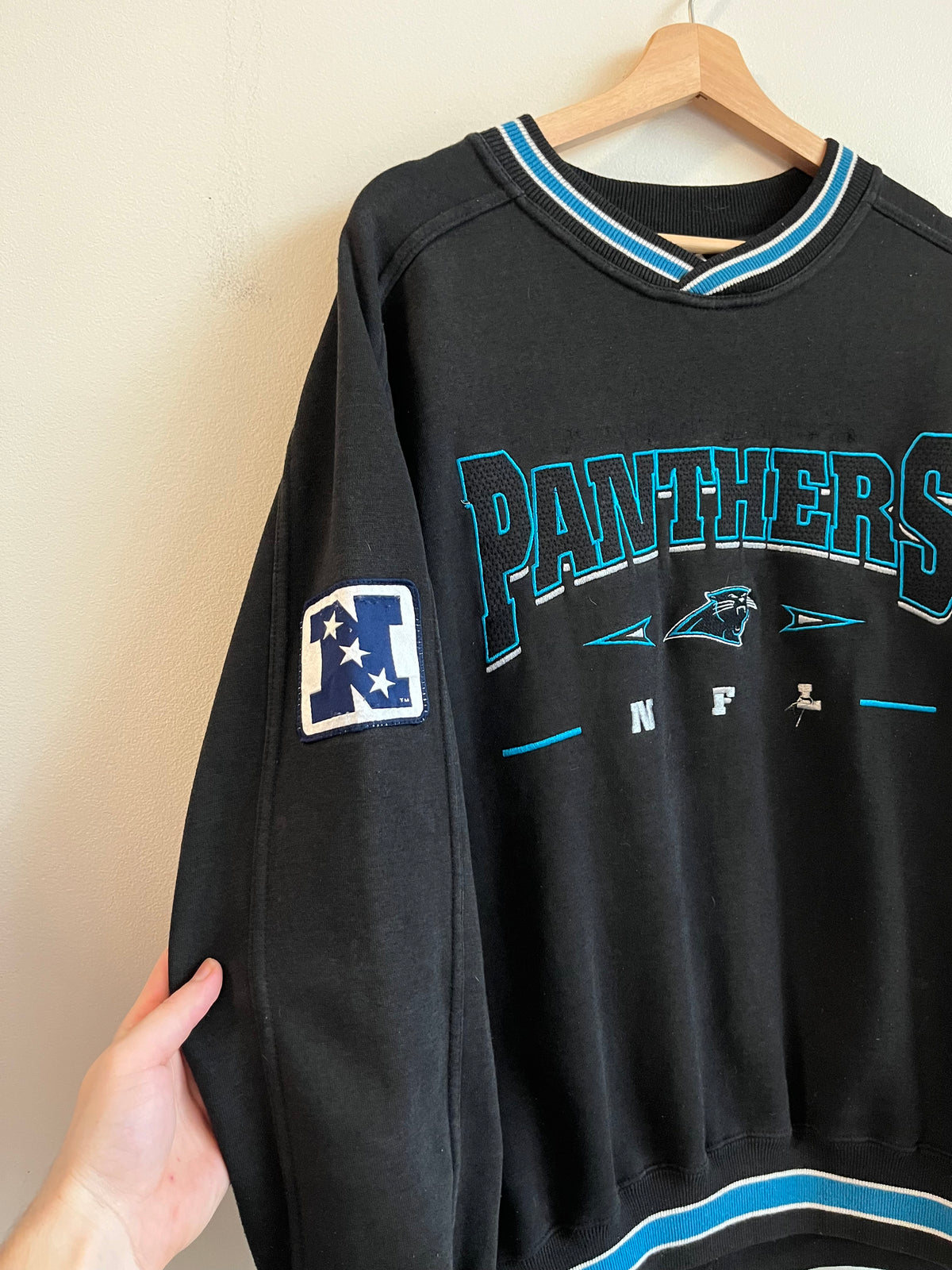 00s Carolina Panthers Lee Black Embroidered Crewneck (M)