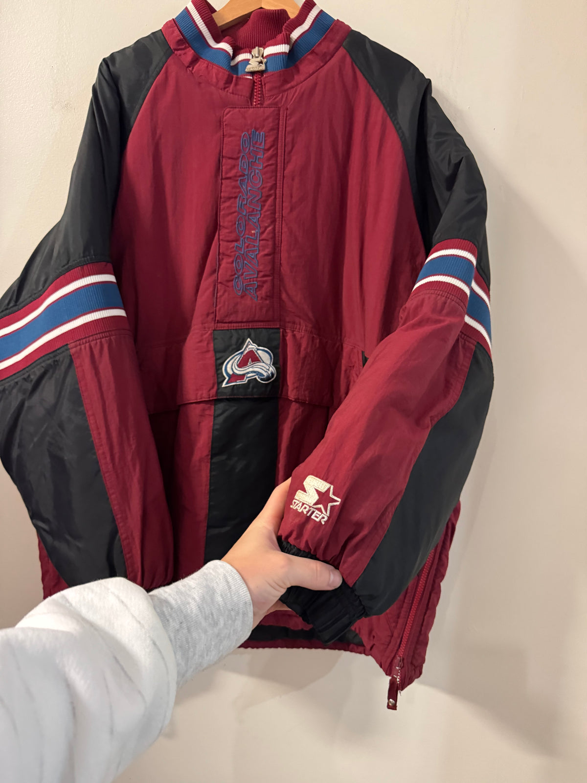 90s Colorado Avalanche Vintage NHL Starter Puffer Jacket (XL)