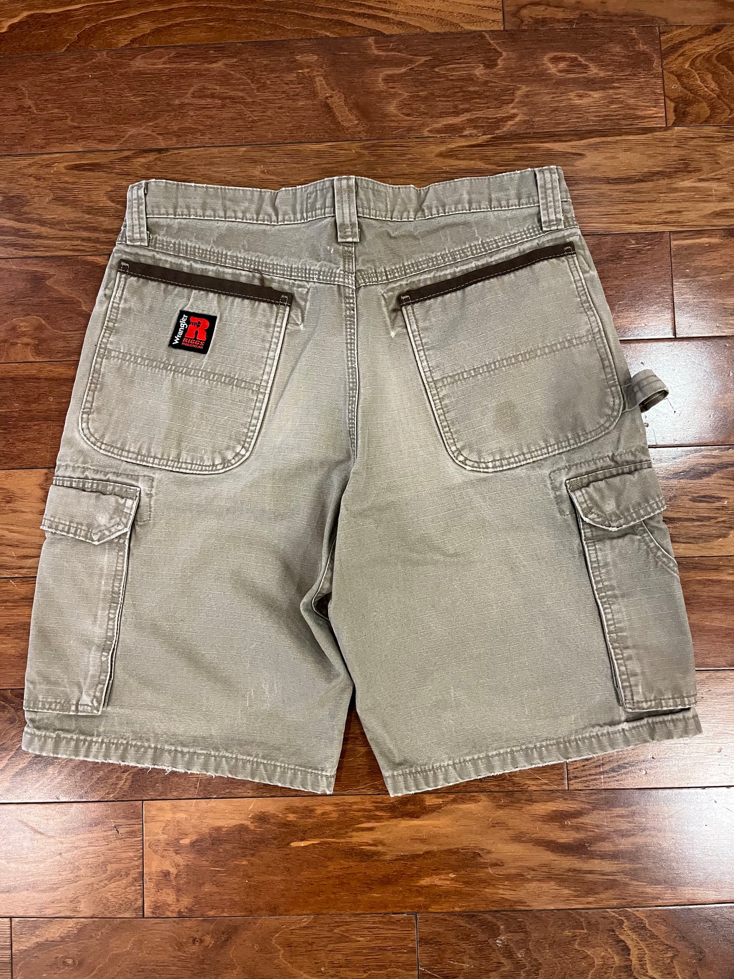00s Wrangler Riggs Cargo Shorts (33)