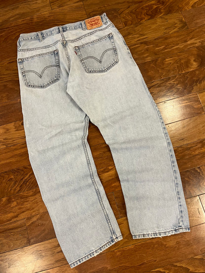 2006 Levi's 505 Light Wash Jeans (36 x 30)