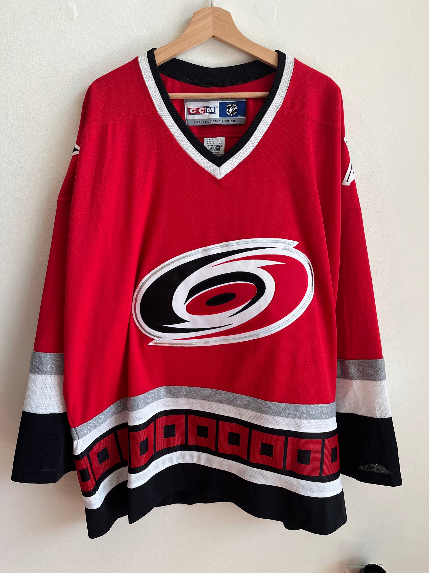 00s Carolina Hurricanes Logo CCM Ice Hockey NHL Jersey (XL)