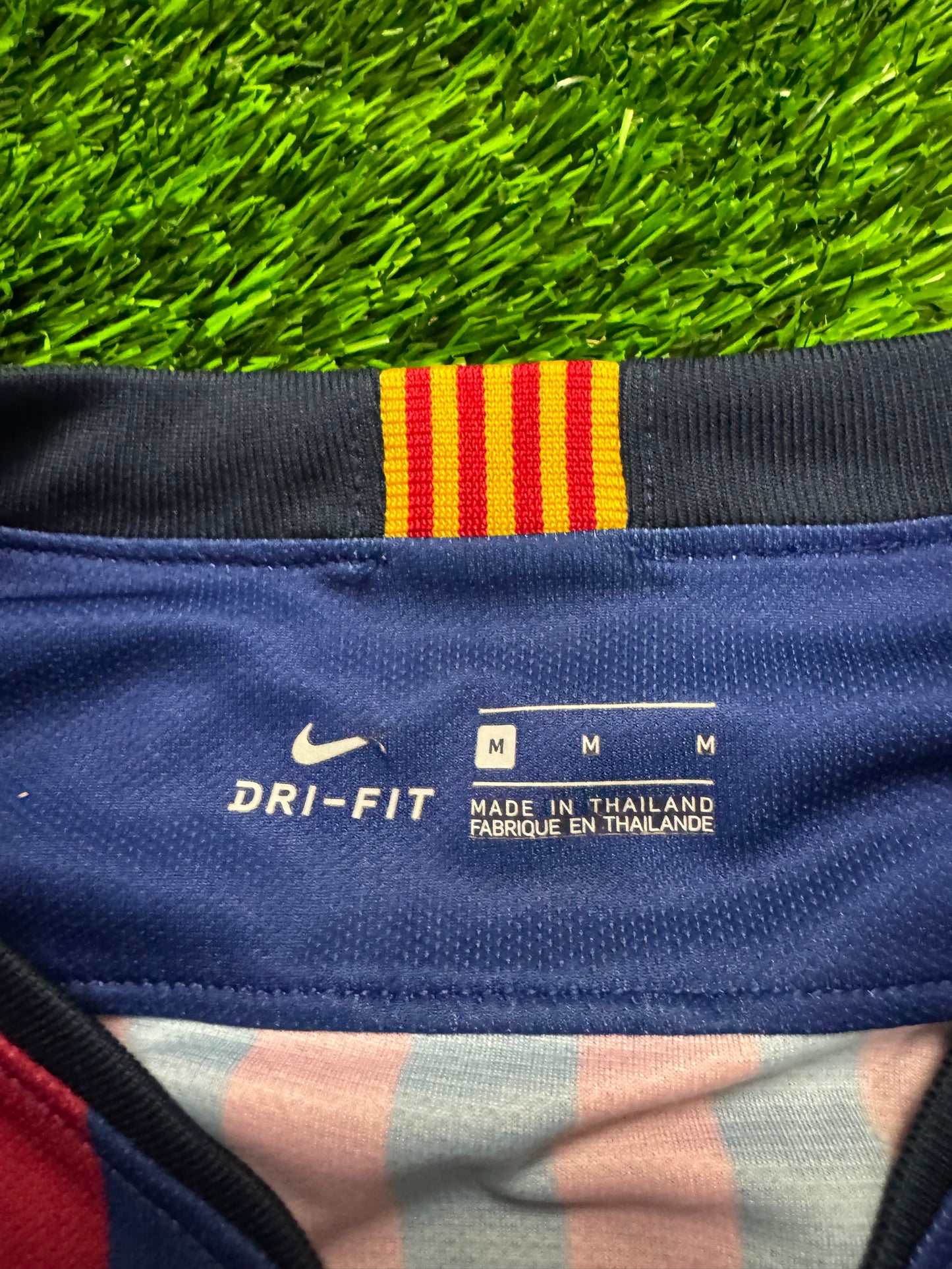 Nike FC Barcelona Lionel Messi #10 2018 Home Kit Jersey (M)