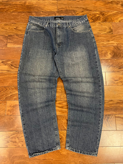 00s Jean Station Embroidered Jeans (38 x 30)