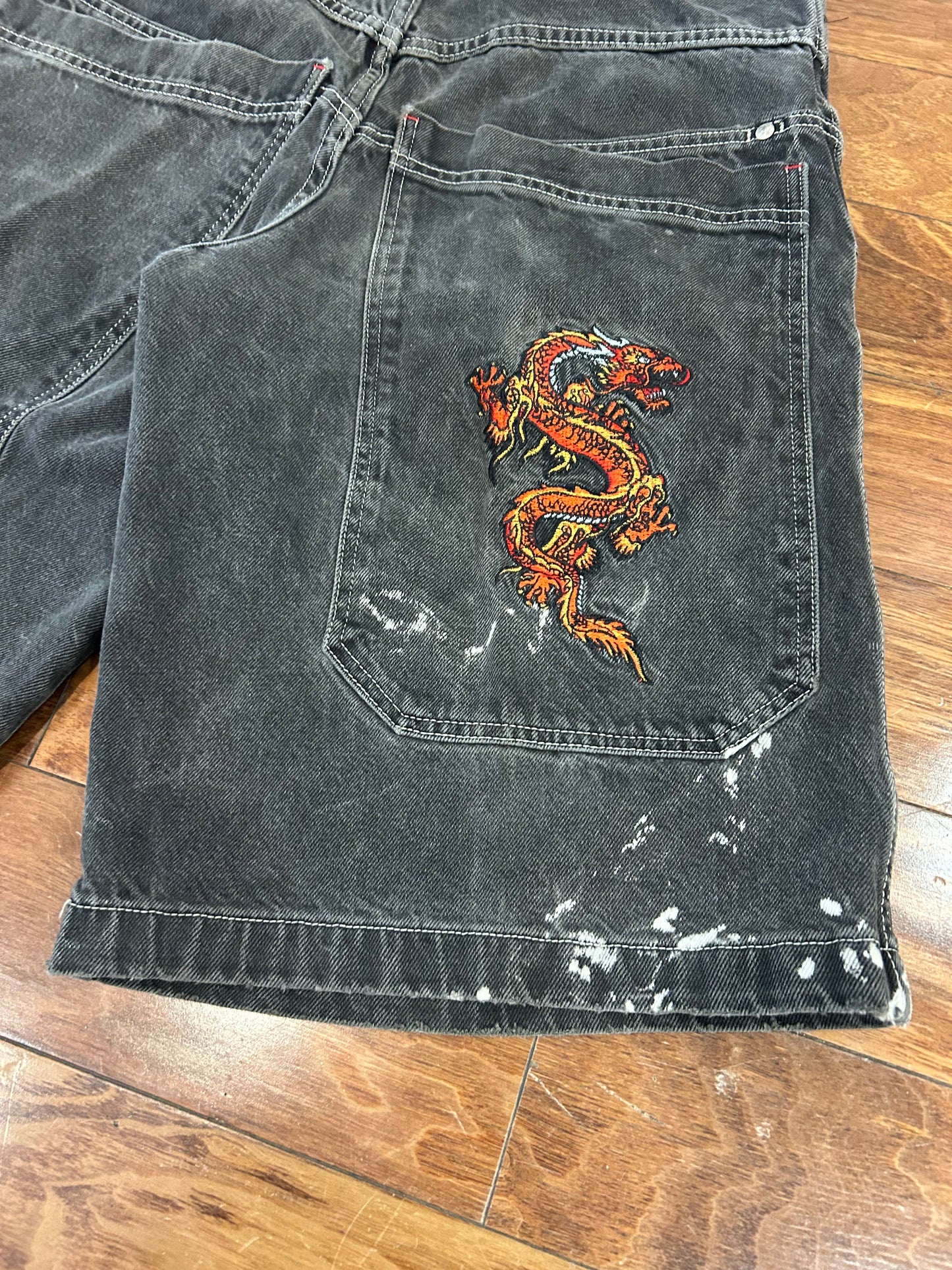 00s JNCO Dragon Vintage Baggy Shorts (32)