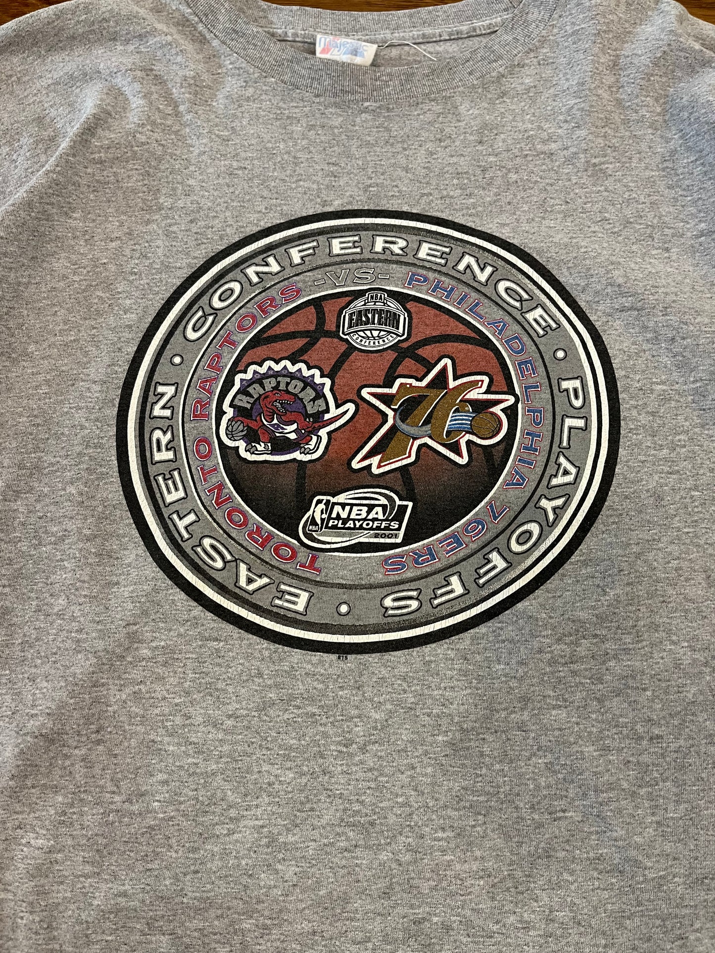 2001 Toronto Raptors v 76ers Playoffs NBA Tee (XXL)