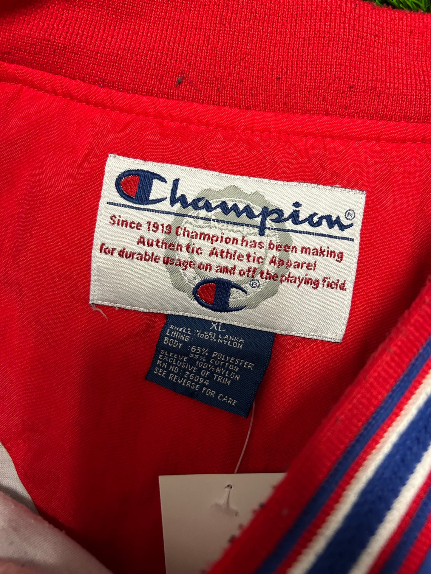 90s NY Giants Champion Embroidered Vintage NFL Windbreaker (XL)