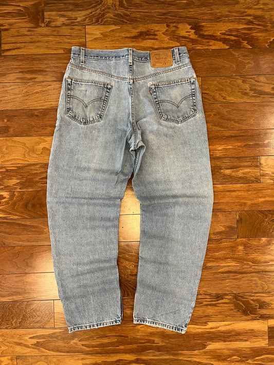 2000 Levi's 550 Light Wash Blue Jeans (36 x 32)