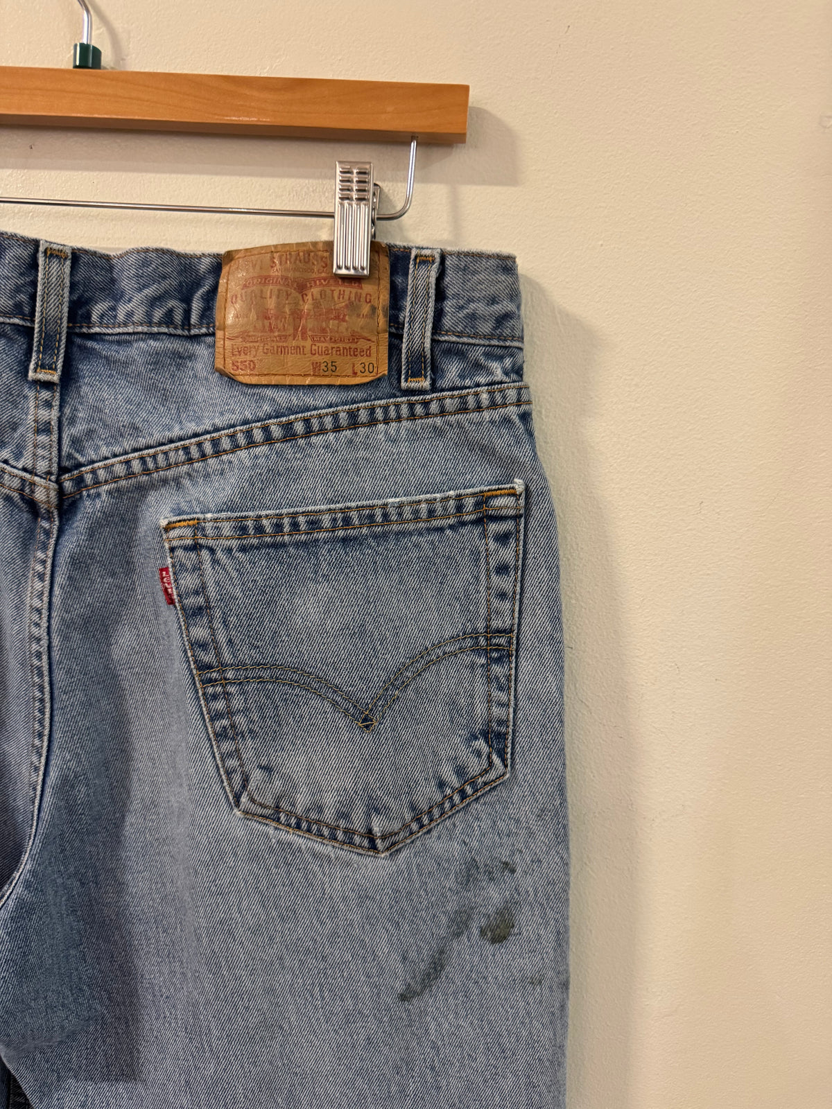 2002 Levi's 550 Stained Shorts (35)