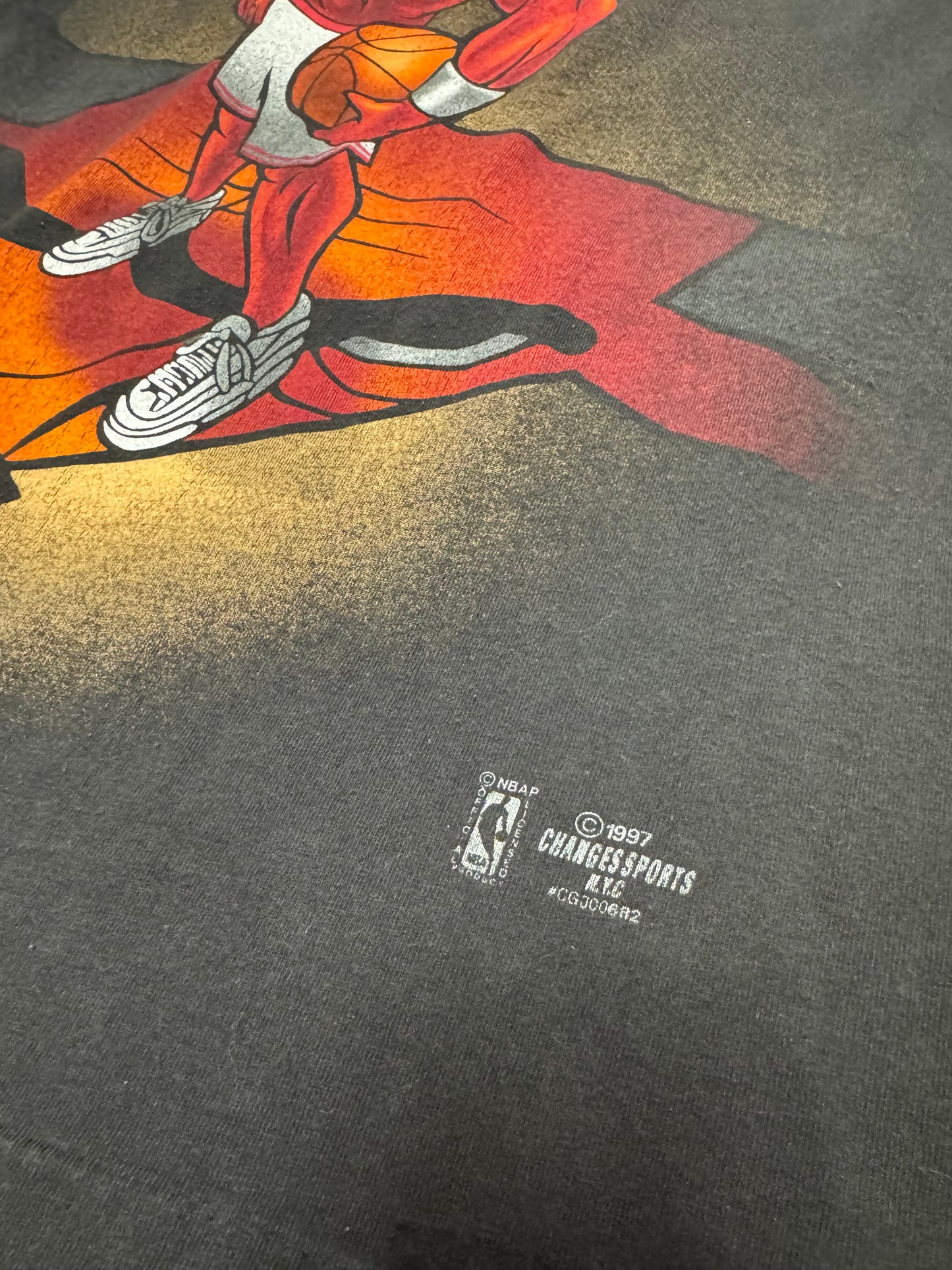 1997 Chicago Bulls "Benny The Bull" Faded Mascot Cartoon Tee (XL)