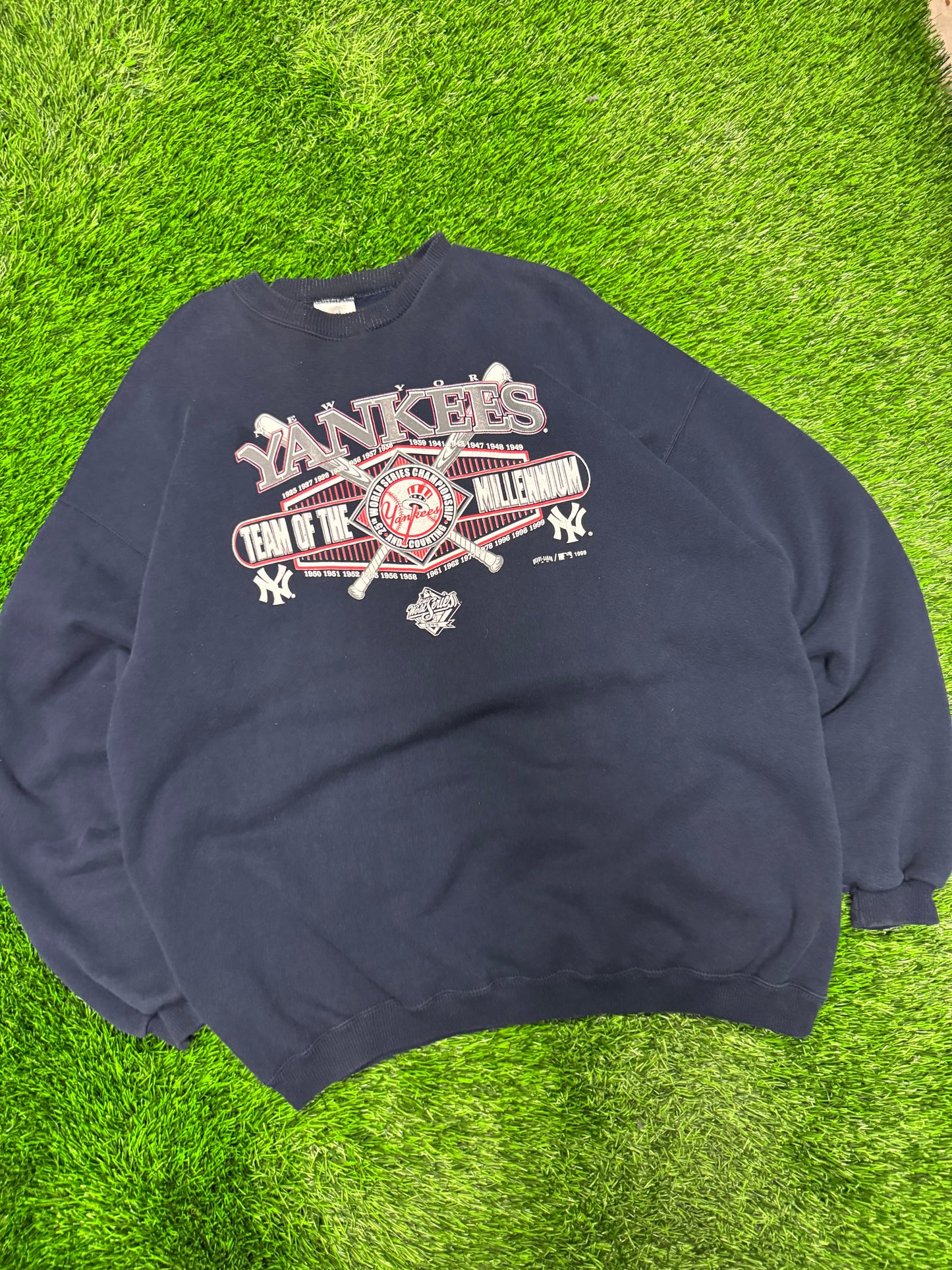 1999 New York Yankees Vintage Graphic Navy Crewneck (XXL)