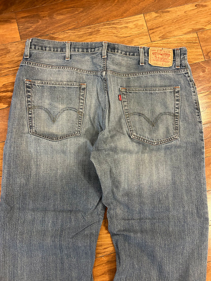 2008 Levi's 569 Baggy Faded Dark Wash Jeans (40 x 30)
