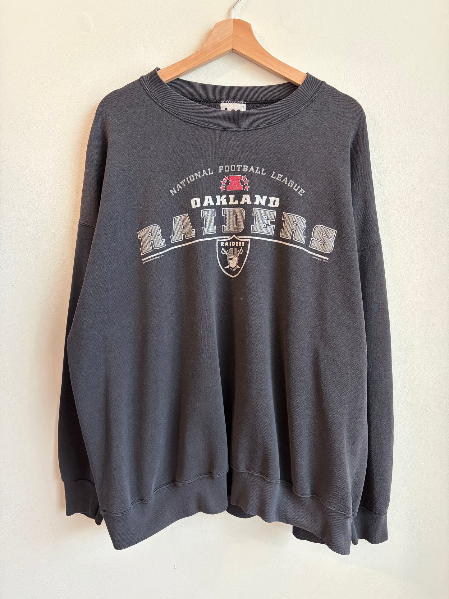 2001 Oakland Raiders Faded Lee Crewneck (XXL)