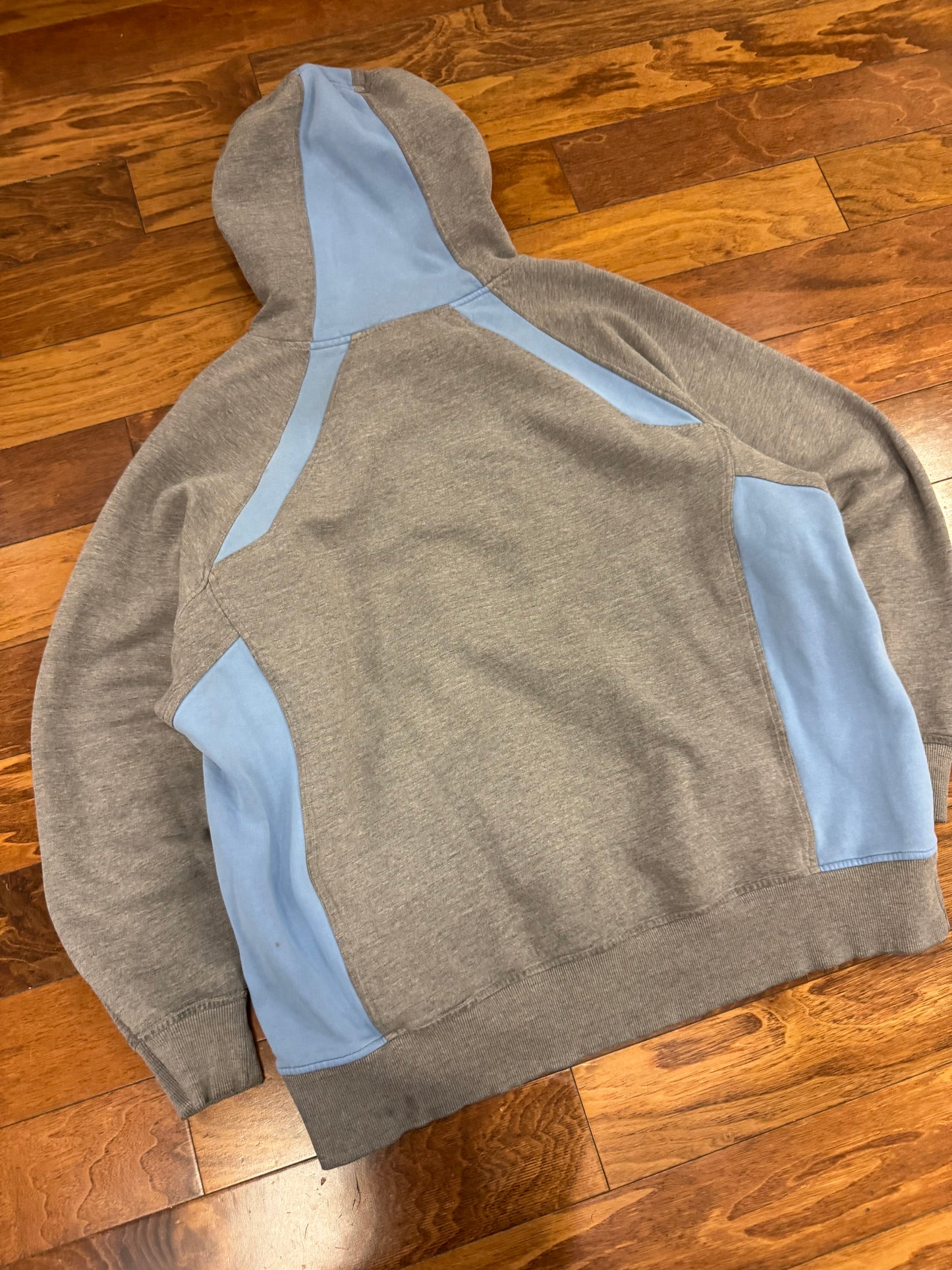 00s UNC Center Swoosh Two Toned Vintage Nike Hoodie (XXL)