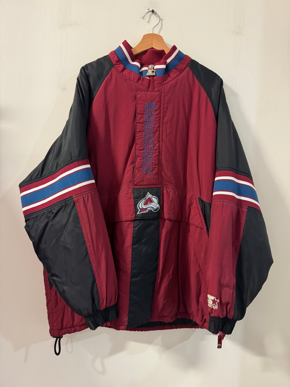 90s Colorado Avalanche Vintage NHL Starter Puffer Jacket (XL)