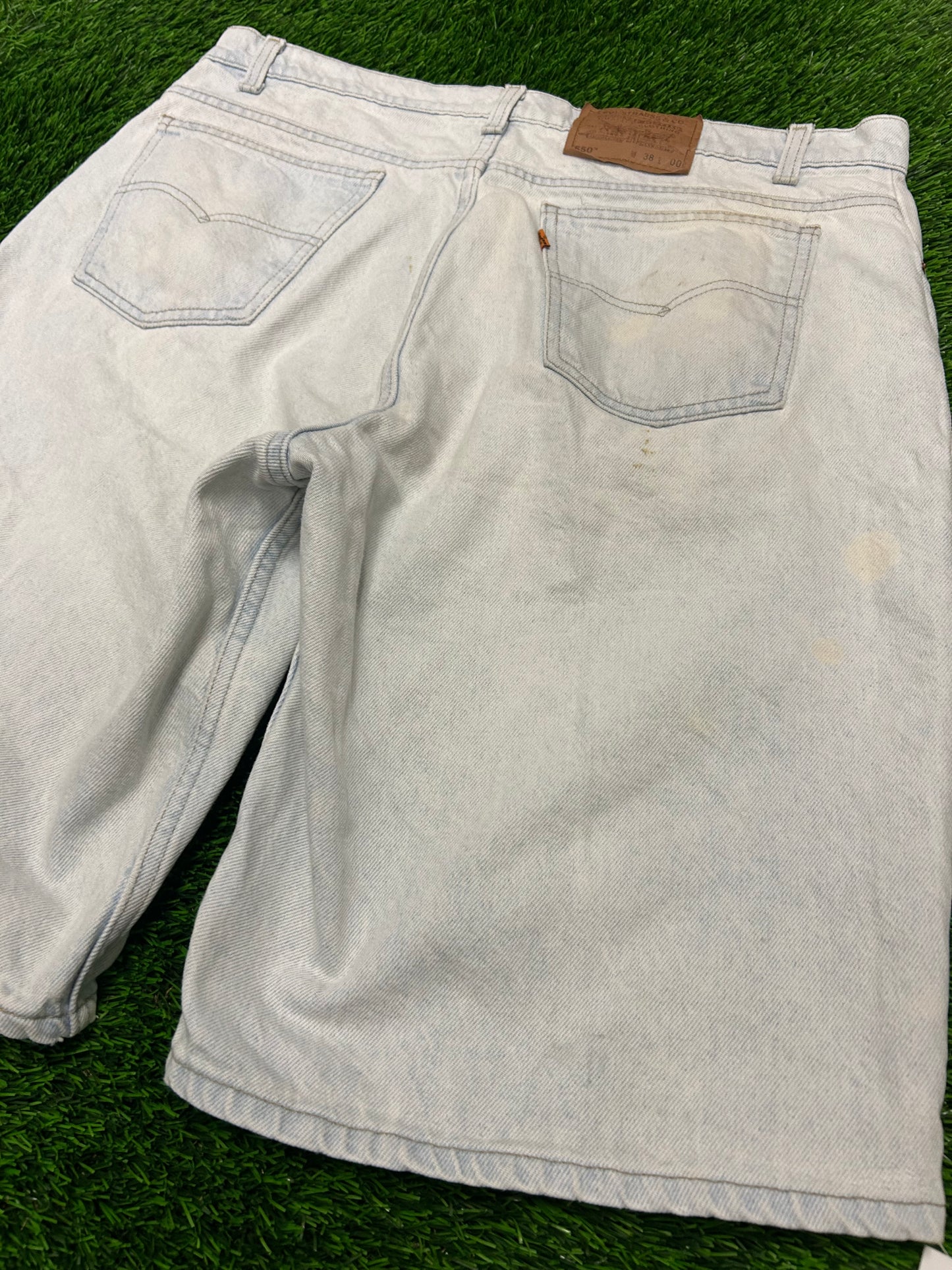 1994 Vintage Levi's 550 Orange Tab Faded Light Wash Jean Shorts (38)