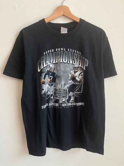 2004 Panthers v Patriots Delhomme & Brady Super Bowl Tee (L)