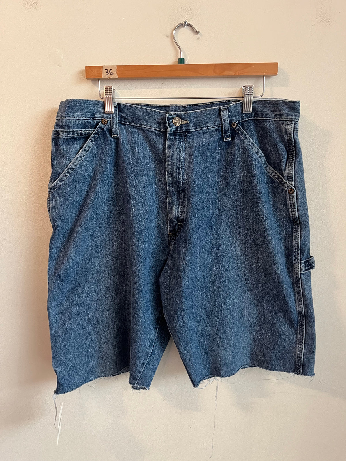 00s Wrangler Originals Dark Carpenter Shorts (36)