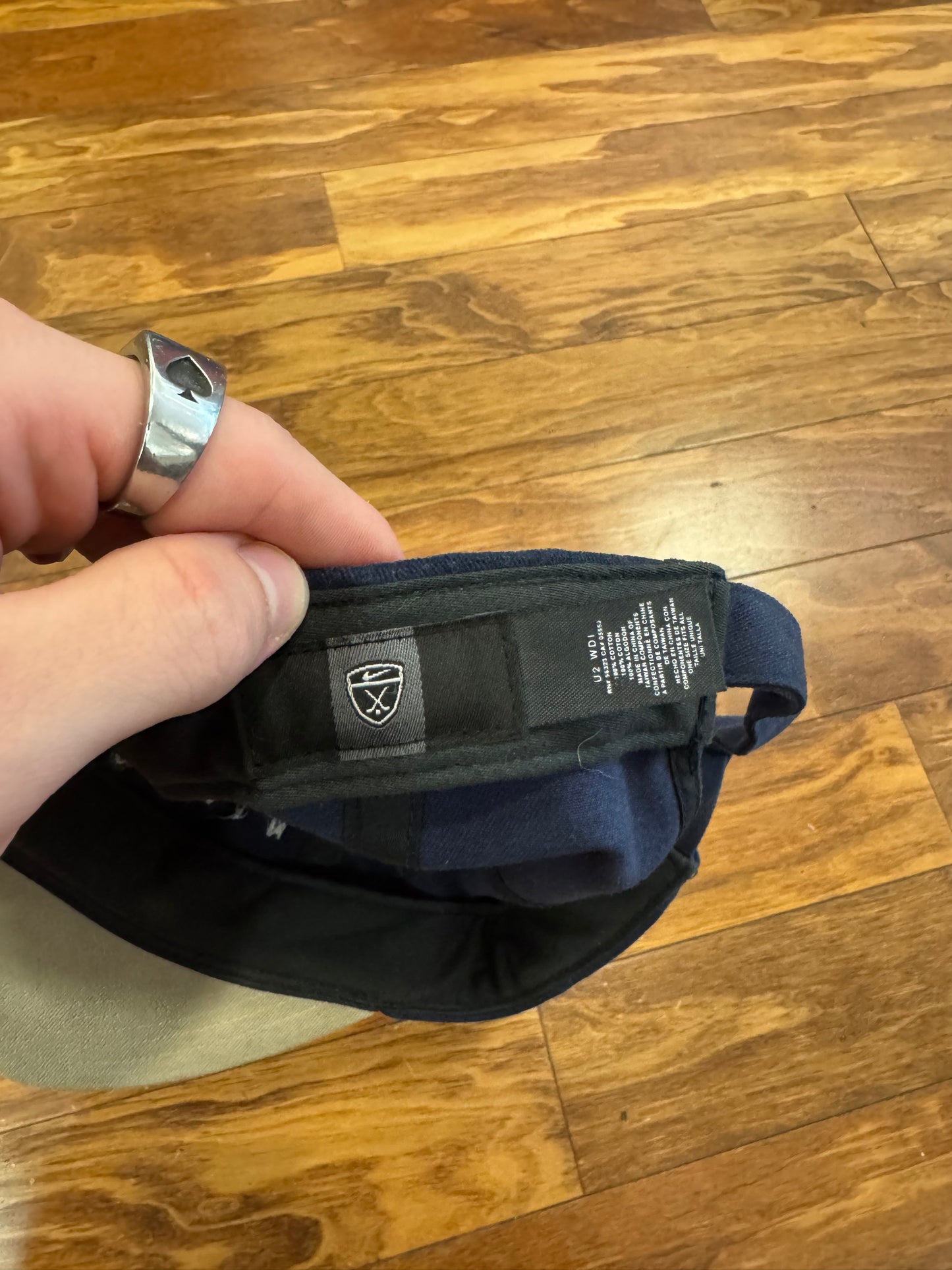 00s Nike Golf Essential Hat (OS)