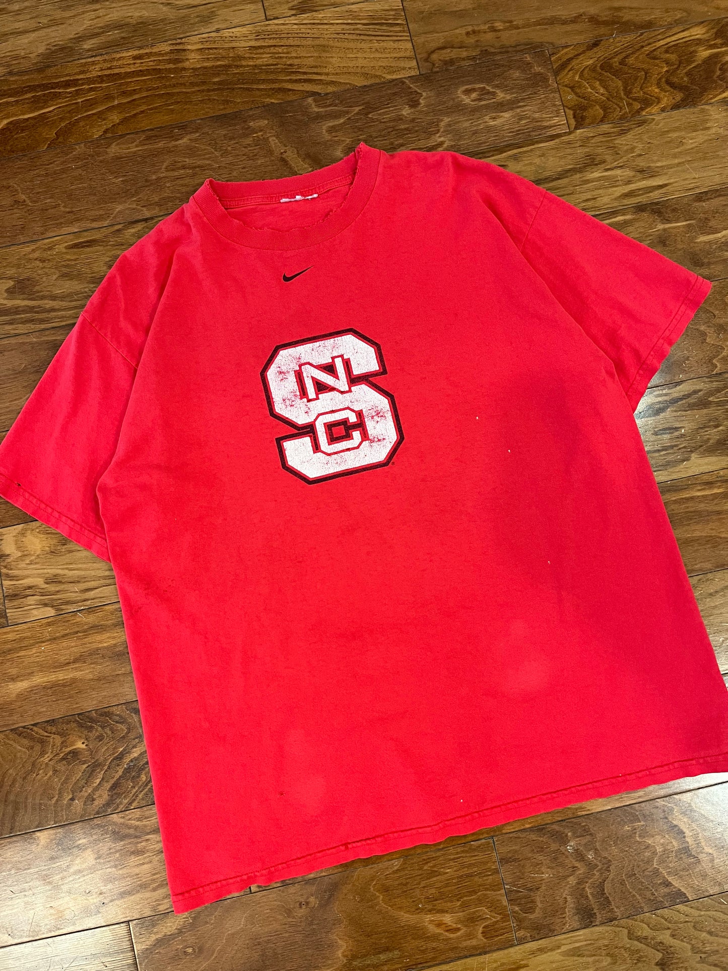 00s NC State Distressed Center Swoosh Nike Tee (XL)