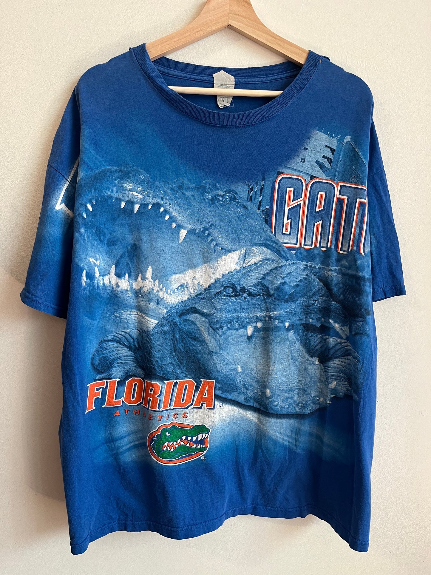 2010s Florida Gators UF Distressed AOP Blue Tee (XXL)