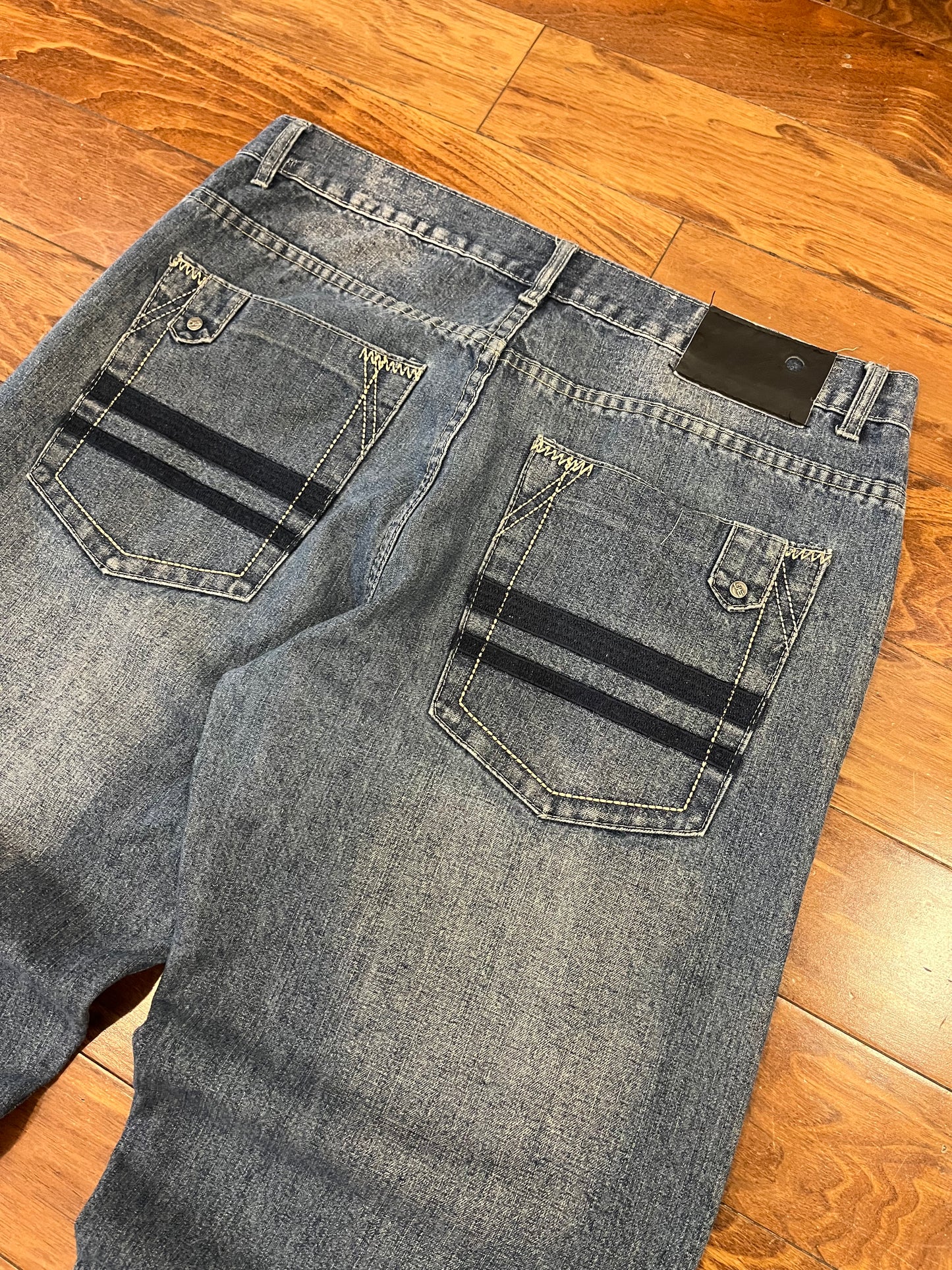 00s Jean Station Embroidered Jeans (38 x 30)