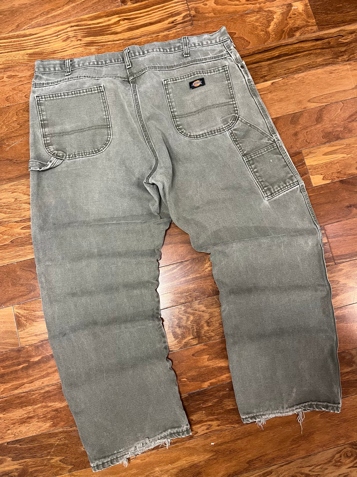 00s Dickies Black Tab Olive Pants (42 x 30)