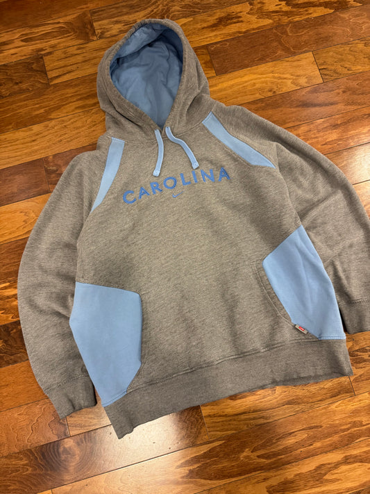 00s UNC Center Swoosh Two Toned Vintage Nike Hoodie (XXL)