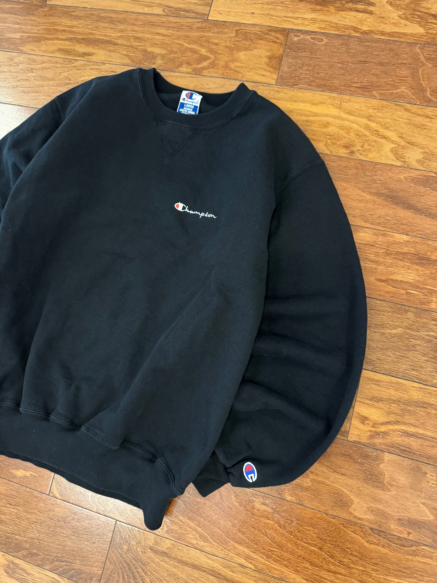 00s Champion Black Essential Crewneck (L)